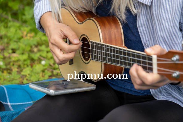 Punya Lagu Incaran untuk Dimainkan? Cari Chord-nya di 7 Situs Ini